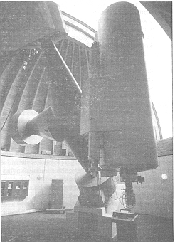 A Piszk�stet�n 1974-ben �tadott 1 m-es t�kr�
RCC rendszer� teleszk�p