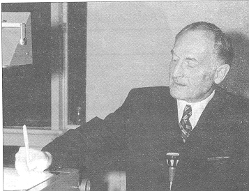 Tarj�n Imre el�ad�st tart a SOTE Biofizikai Int�zet 25 �ves
jubileum�n.
