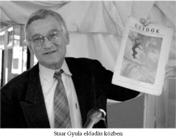 Staar Gyula el�ad�s k�zben