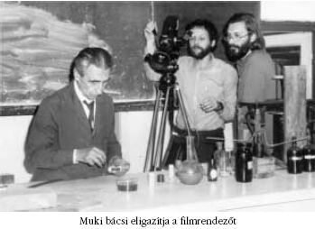 Muki bácsi eligazítja a filmrendezőt