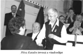 Pl�sz Katalin �tveszi
a v�ndord�jat