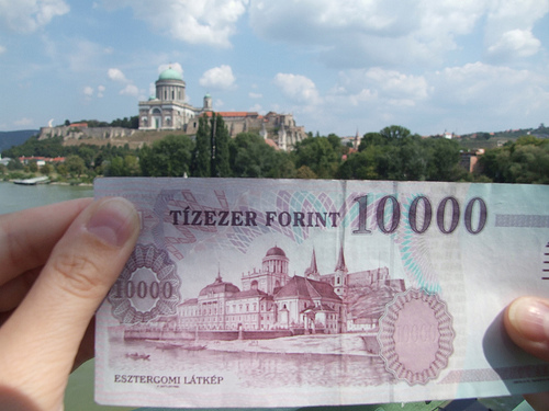 A fideszes gazdaságpolitika visszavonását javasolja az OECD