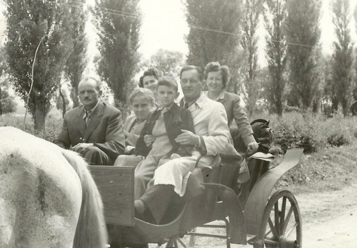 F�l�p�k Iv�n b�csi kocsij�n, 1951