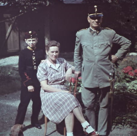 csal�di k�p 1943-b�l