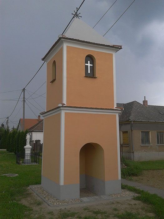 A p�sp�ki harangl�b